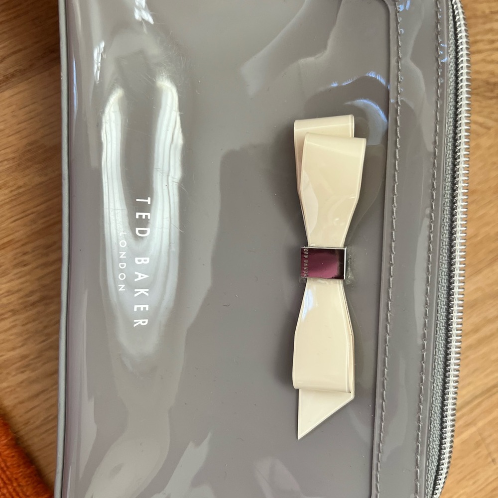 Ted Baker Gray Patent Bow Wallet